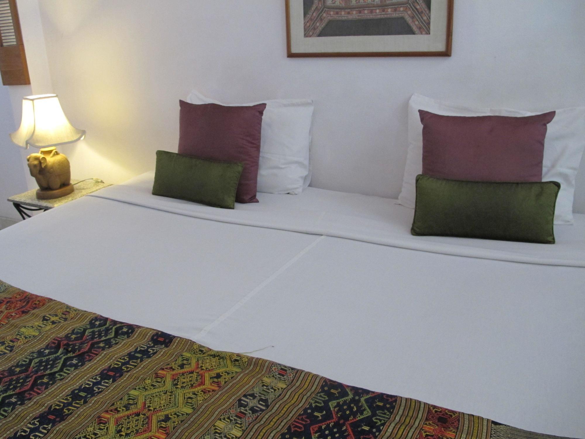 The Red Hibicus Guest House Chiang Mai Exterior photo
